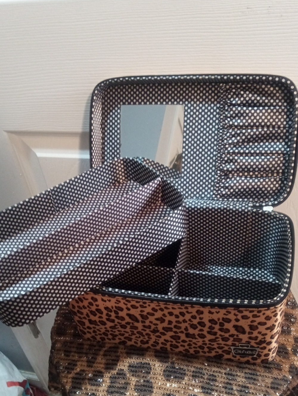 LEOPARD PRINT CABOODLE - Picture 7 of 13